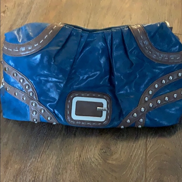 Guess Purse - Picture 1 of 6